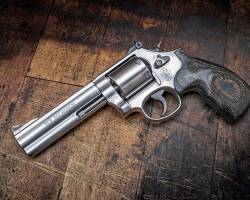 Revolver-Smith-&-Wesson-686-Plus-5