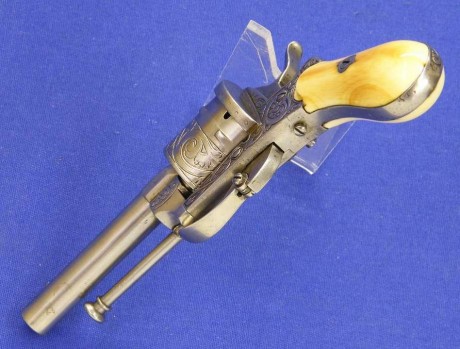 Voy a colocar unas fotos de un arma larga alemana de llave de mecha del siglo XVI. 141