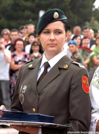 Bueno, como parece ser que mis avatares han causado sensacion y a la vez provocan en los hilos que no 20