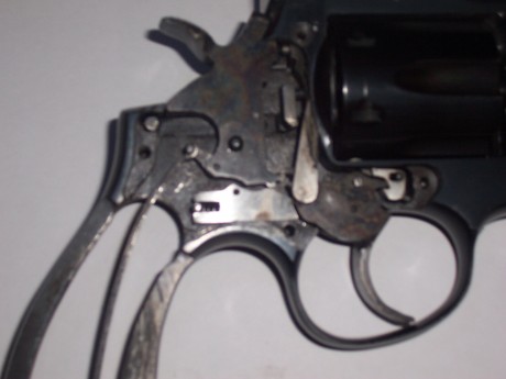 hola compañeros, tengo un revolver llama martial,hoy en el tiro despues de tirar casi una caja de municion 160