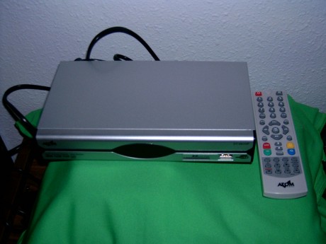  HPIM0643.JPG  HPIM0641.JPG Vendo Receptor TDT+Grabador Digital modelo DT-56
CHP de la marca ATOM Digital.
Lleva 01