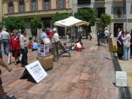 que esta pasando en España que alguien me informe

https://www.abc.es/20110517/espana/abci-todas-acampadas-201105171616.html

que 150