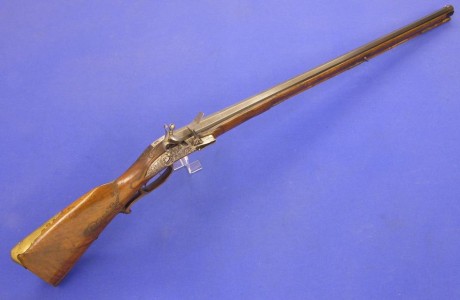 Voy a colocar unas fotos de un arma larga alemana de llave de mecha del siglo XVI. 22