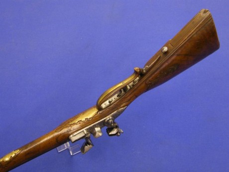 Voy a colocar unas fotos de un arma larga alemana de llave de mecha del siglo XVI. 30