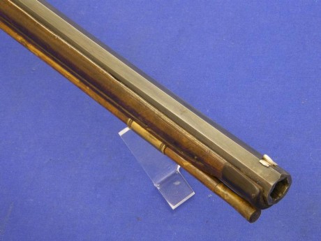 Voy a colocar unas fotos de un arma larga alemana de llave de mecha del siglo XVI. 42