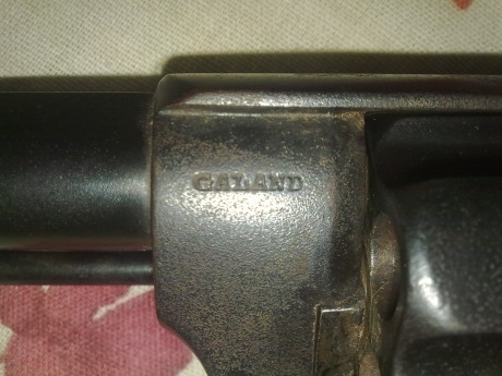 Hola ... tengo un revolver que me regalo mi abuelo ... no se exactamente de que calibre es ni que antiguedad 01