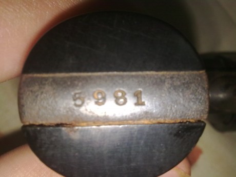 Hola ... tengo un revolver que me regalo mi abuelo ... no se exactamente de que calibre es ni que antiguedad 00