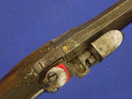 Voy a colocar unas fotos de un arma larga alemana de llave de mecha del siglo XVI. 62