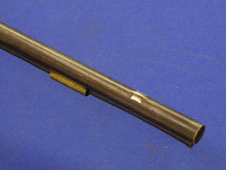 Voy a colocar unas fotos de un arma larga alemana de llave de mecha del siglo XVI. 72