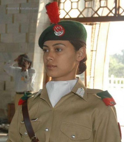 Bueno, como parece ser que mis avatares han causado sensacion y a la vez provocan en los hilos que no 50