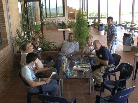 Estimados usuarios, 

Nos complace un año más, convocar en Valencia la reunión anual de usuarios de armas.es., 172