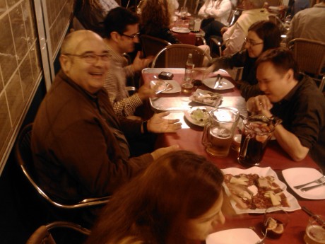 Estimados usuarios, 

Nos complace un año más, convocar en Valencia la reunión anual de usuarios de armas.es., 141