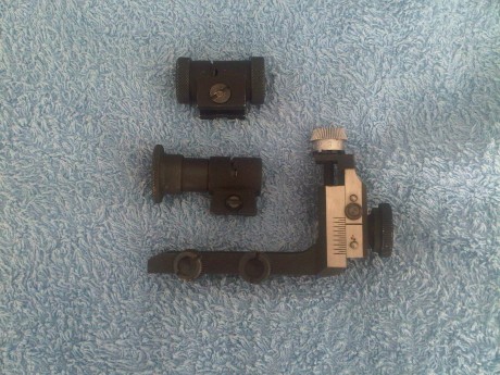 Vendo una carabina Unique X-51 bis calibre 22 LR.: Estado bueno. Cantonera regulable. Dos cargadores de 01