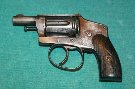 Hola ... tengo un revolver que me regalo mi abuelo ... no se exactamente de que calibre es ni que antiguedad 10