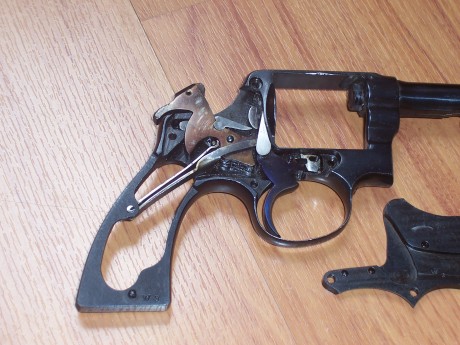 Hola,he abierto este hilo para que todos aquellos que tengais armas Españolas,podais lucirlas aqui con 01