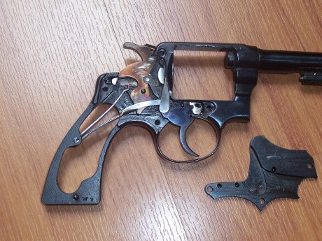 Hola,he abierto este hilo para que todos aquellos que tengais armas Españolas,podais lucirlas aqui con 00