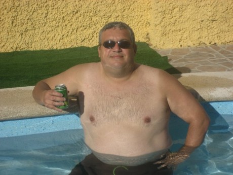 muchas felicidades grandullón...

para que luego no digas que no nos acordamos de tí.

tómate una bien 82