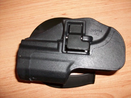 ¿Alguien ha visto las fundas de pistola que está regalando cierto sindicato policial en Madrid?.

A simple 121