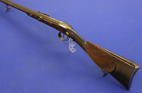 Voy a colocar unas fotos de un arma larga alemana de llave de mecha del siglo XVI. 111