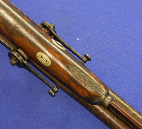 Voy a colocar unas fotos de un arma larga alemana de llave de mecha del siglo XVI. 122