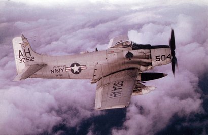 Mi avión de combate favorito es el F-22 RAPTOR; aunque tampoco me disguta nada el F-18 HORNET. Si les 60