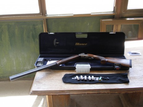Vendo blaser F3 Sportig, 76 cm de cañon, selector y cinco choques y la culata regulable, la de la foto 02