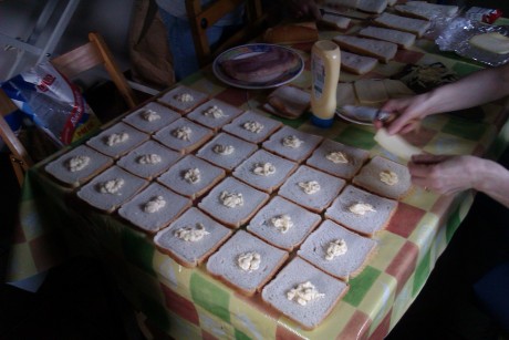 Queridos amigos: ante las expectación :8 causada por el desayuno que me he pegado esta mañana, el cual 122