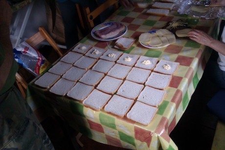 Queridos amigos: ante las expectación :8 causada por el desayuno que me he pegado esta mañana, el cual 121