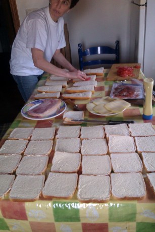 Queridos amigos: ante las expectación :8 causada por el desayuno que me he pegado esta mañana, el cual 132