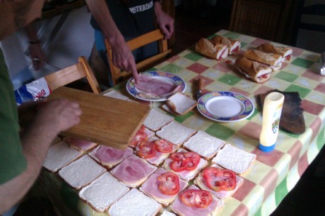 Queridos amigos: ante las expectación :8 causada por el desayuno que me he pegado esta mañana, el cual 152