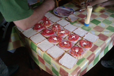 Queridos amigos: ante las expectación :8 causada por el desayuno que me he pegado esta mañana, el cual 162