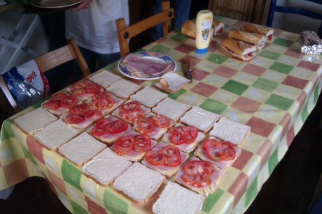 Queridos amigos: ante las expectación :8 causada por el desayuno que me he pegado esta mañana, el cual 161
