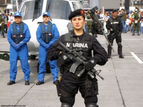 Bueno, como parece ser que mis avatares han causado sensacion y a la vez provocan en los hilos que no 81