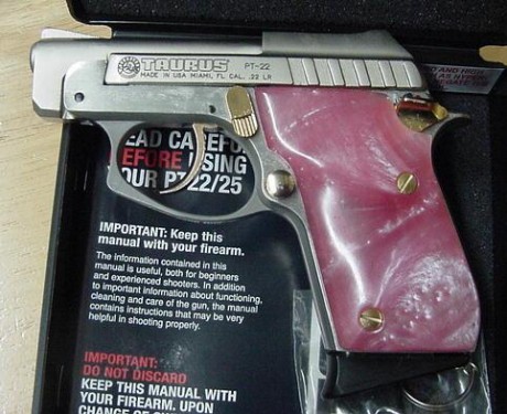 Estas son la pistolas subcompactas o back up que yo recomendaría si me fuera a compar una.

Primero la 121