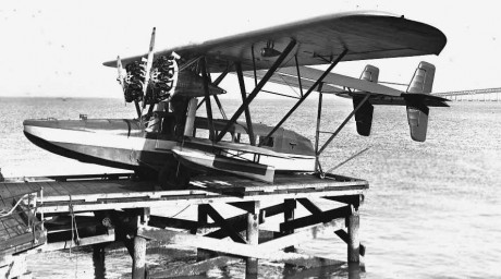 alguien podria identificar el hidroavión que pilota Di Caprio en la película "EL aviador",no 10