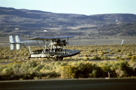 alguien podria identificar el hidroavión que pilota Di Caprio en la película "EL aviador",no 30