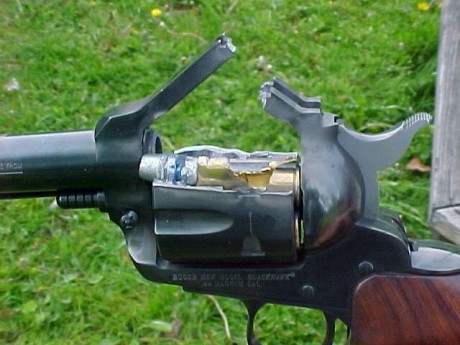Hola,he abierto este hilo para que todos aquellos que tengais armas Españolas,podais lucirlas aqui con 81