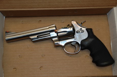 Hola,he abierto este hilo para que todos aquellos que tengais armas Españolas,podais lucirlas aqui con 80