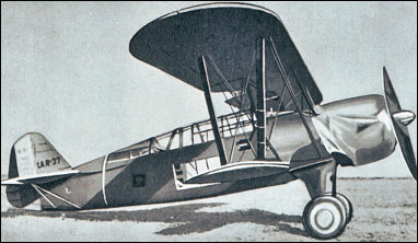 Sé que al principio de la II Guerra Mundial, habían en servicio algunos aviones biplanos (Gloster Gladiator, 120