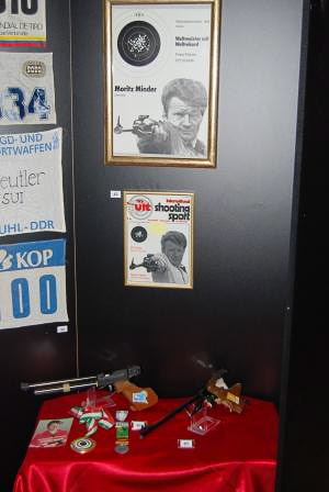 ALEKSANDR MELENTIEV 
Moscú 20 de Julio de 1.980. XXII Juegos Olímpicos de Verano.
Campeón olímpico y récord 61