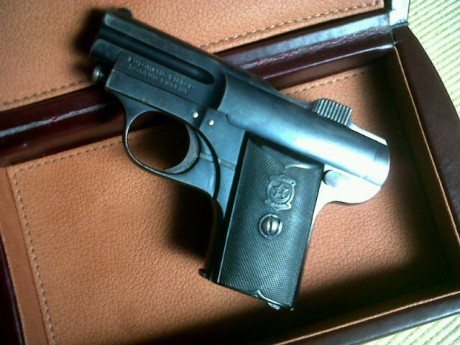 Hola,he abierto este hilo para que todos aquellos que tengais armas Españolas,podais lucirlas aqui con 22