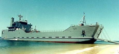 Pues con sorpresa me meti en la pagina de la US Navy, para churretear un poco los buques que tienen en 70