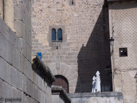 Empar y yo decidimos irnos una semana a conocer algo de nuestra tierra española.

   Pensamos ir a Ávila,Soria 41