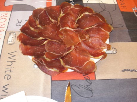 Queridos amigos: ante las expectación :8 causada por el desayuno que me he pegado esta mañana, el cual 02