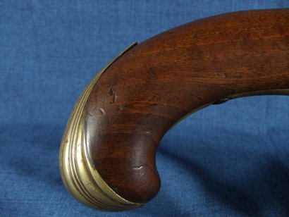 Hola, esta es una pistola europea de cañon de bronce de llave de pedernal y de un calibre como .70, yo 21