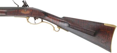 Hola de nuevo, os coloco aqwi unas fotos de unas armas bellamente grabadas. Son unas fotos recogidas por 42