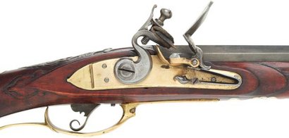 Hola de nuevo, os coloco aqwi unas fotos de unas armas bellamente grabadas. Son unas fotos recogidas por 62