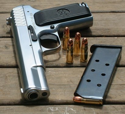 existe la ak47 de fogueo? k precio tiene? 02