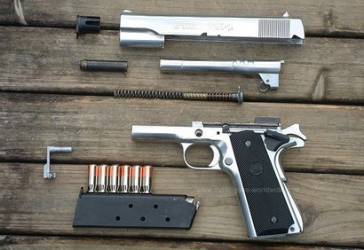 existe la ak47 de fogueo? k precio tiene? 00