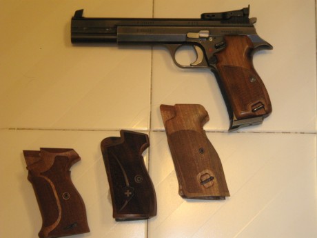 Sin lugar a dudas la pistola 9mm mas precisa de todos los tiempos es la SIG P210. Es imbatible en precisión 20